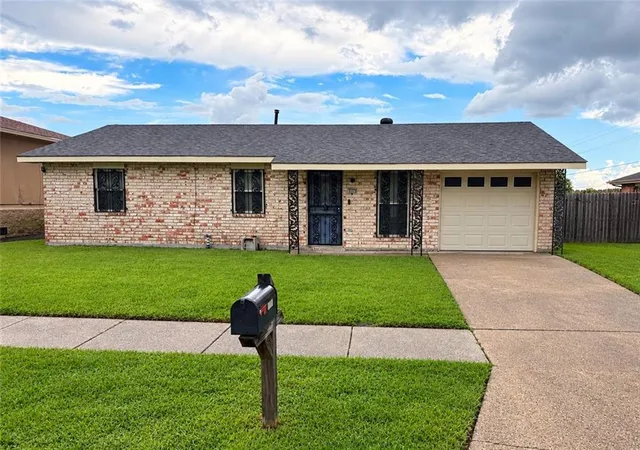 Photo 1 of Single family home for sale at 5804 Saint John Ave, Marrero, LA 70072 | MLS# 2577111 | Listing updated on 2026-09-15