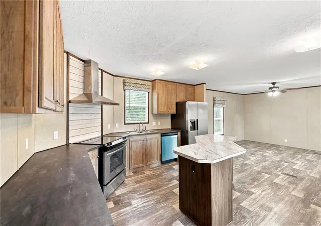 Photo 3 of Single family home for sale at 39233 Shingle Ml Rd, Ponchatoula, LA 70454 | MLS# 2576440 | Listing updated on 2026-10-06