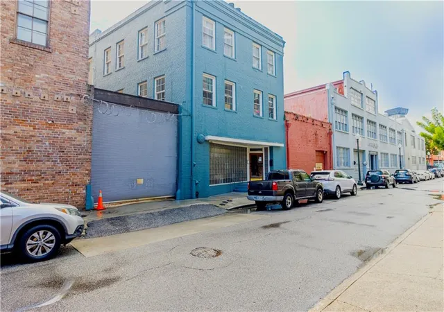 Photo 1 of Condo for sale at 422 Notre Dame St #3, New Orleans, LA 70130 | MLS# 2576952 | Listing updated on 2026-09-15