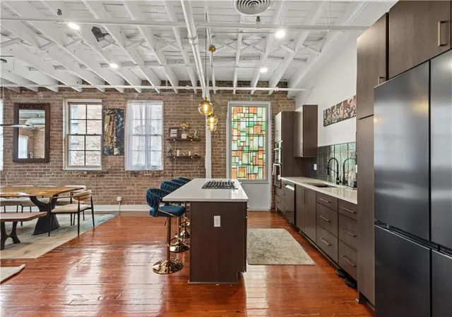 Listing Photo 4 - Condo for sale in building located at 422 Notre Dame St, New Orleans, LA 70130 - Unit #3
