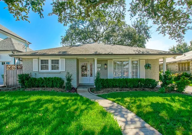 Photo 1 of Single family home for sale at 1325 Melody Dr, Metairie, LA 70002 | MLS# 2577163 | Listing updated on 2026-09-22