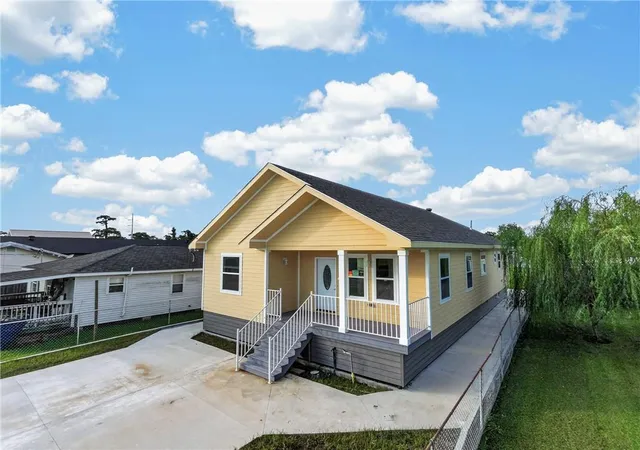 Photo 3 of Single family home for sale at 113 Vic A Pitre Dr, Westwego, LA 70094 | MLS# 2577206 | Listing updated on 2026-09-26