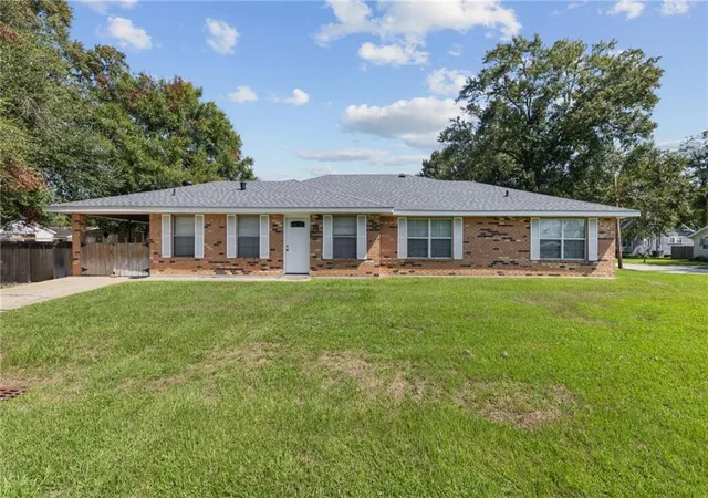 Photo 1 of Multi family home for sale at 2753 College St, Slidell, LA 70458 | MLS# 2575822 | Listing updated on 2026-10-04