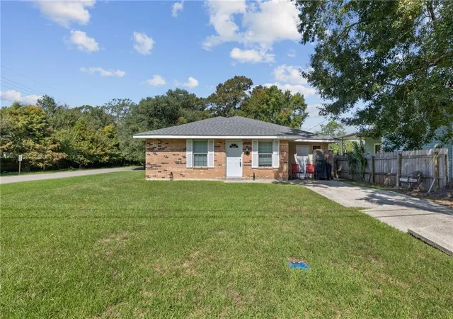 Photo 3 of Multi family home for sale at 2753 College St, Slidell, LA 70458 | MLS# 2575822 | Listing updated on 2026-10-04