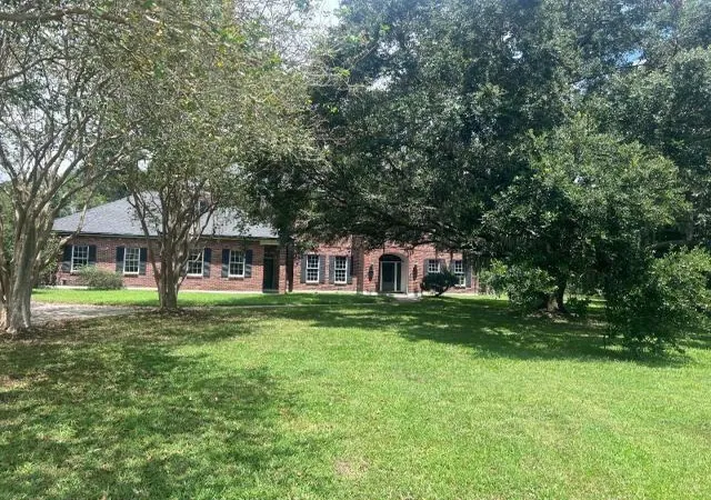 Photo 2 of Single family home for sale at 1 Rosedown Ct, New Orleans, LA 70131 | MLS# 2577293 | Listing updated on 2026-09-17