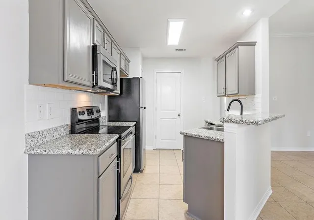 Photo 3 of Single family home for sale at 106 Bryant St, Madisonville, LA 70447 | MLS# 2575884 | Listing updated on 2026-09-15