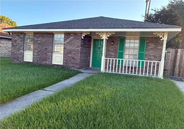 Photo 1 of Sale Pending at 7921 Sandpiper Dr, New Orleans, LA 70128 | MLS# 2577310 | Listing updated on 2026-09-16