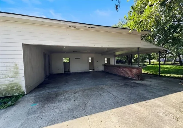 Photo 4 of Single family home for sale at 32540 Mayor Maurice Brown St, White Castle, LA 70788 | MLS# 2577370 | Listing updated on 2026-09-18