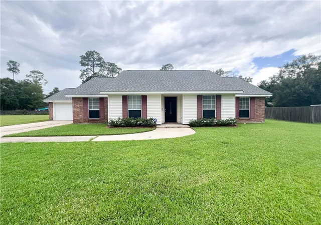 Photo 1 of Single family home for sale at 178 Cherokee Dr, Abita Springs, LA 70420 | MLS# 2576981 | Listing updated on 2026-09-16