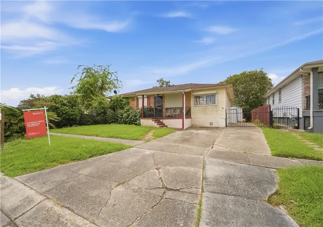 Photo 3 of Single family home for sale at 2089 Lincolnshire Dr, Marrero, LA 70072 | MLS# 2576917 | Listing updated on 2026-10-06