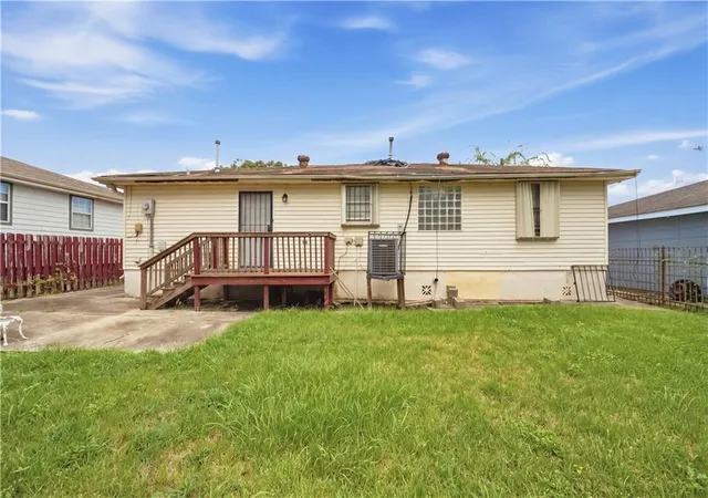 Single family home for sale at 2089 Lincolnshire Dr, Marrero, LA 70072 | MLS# 2576917 | Listing updated on 2026-10-06
