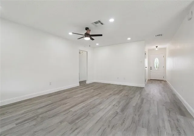 Photo 3 of Single family home for sale at 2476 Paige Janette Dr, Harvey, LA 70058 | MLS# 2577004 | Listing updated on 2026-09-16
