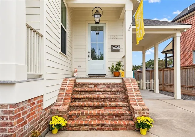 Photo 2 of Single family home for sale at 1363 Burbank Dr, New Orleans, LA 70122 | MLS# 2577388 | Listing updated on 2026-09-18