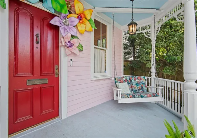 Photo 3 of Single family home for sale at 6120 Chestnut St, New Orleans, LA 70118 | MLS# 2577328 | Listing updated on 2026-09-26