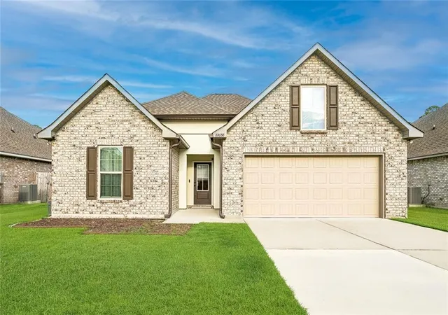 Photo 1 of Single family home for sale at 22038 Giselle Dr, Mandeville, LA 70471 | MLS# 2577354 | Listing updated on 2026-09-21