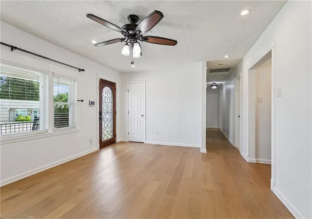 Photo 3 of Single family home for sale at 2100 Michigan Ave, Kenner, LA 70062 | MLS# 2571218 | Listing updated on 2026-09-20