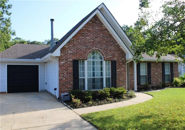 Photo 2 of Single family home for sale at 557 Lane St, Mandeville, LA 70448 | MLS# 2575999 | Listing updated on 2026-09-16