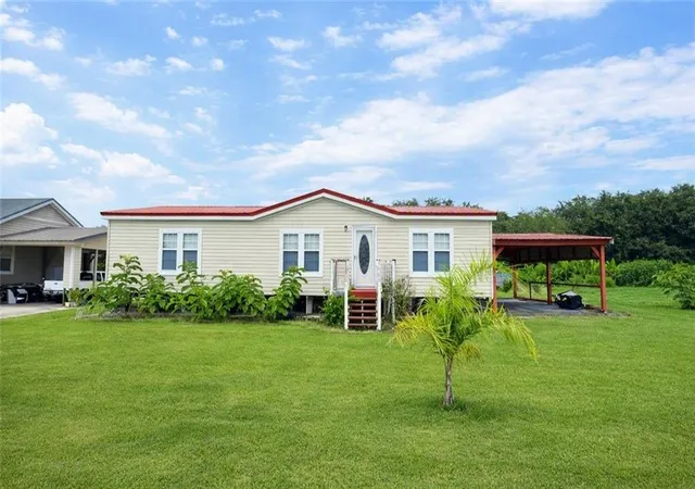 Photo 1 of Single family home for sale at 154 W Bray Ln, Buras, LA 70041 | MLS# 2577380 | Listing updated on 2026-09-16