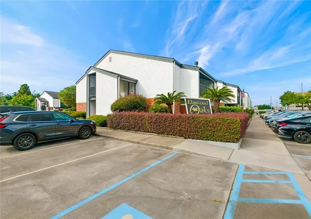 Photo 1 of Townhouse for sale at 832 S Clearview Pkwy #126, Harahan, LA 70123 | MLS# 2577323 | Listing updated on 2026-09-16