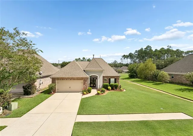 Photo 2 of Single family home for sale at 2365 Cours Carson St, Mandeville, LA 70448 | MLS# 2577058 | Listing updated on 2026-09-21