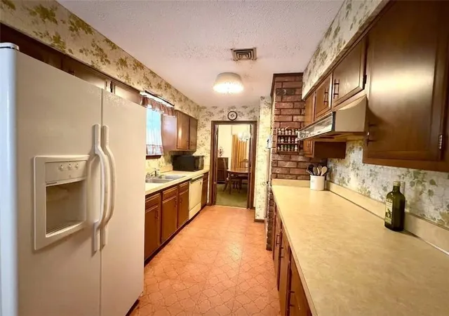 Photo 3 of Single family home for sale at 1701 Highland Ave, Metairie, LA 70001 | MLS# 2577255 | Listing updated on 2026-09-27