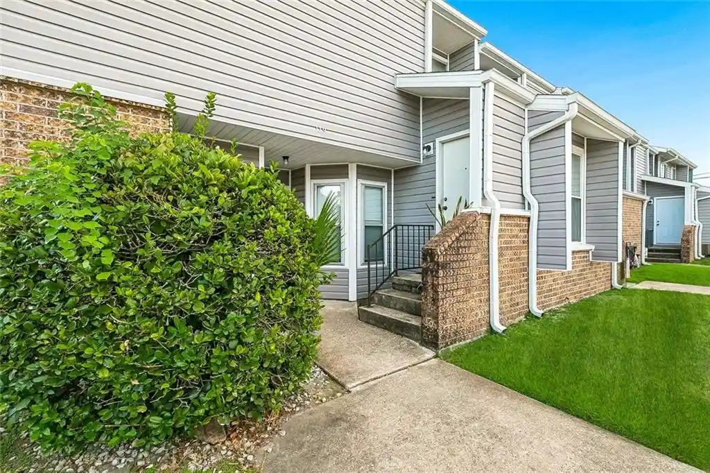 Listing Photo 1 - Condo for sale in 120 Avant Garde Cir located at 120 Avant Garde Cir, Kenner, LA 70065 - Unit #120