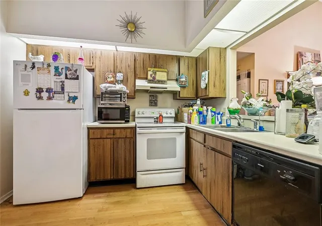 Listing Photo 5 - Condo for sale in building located at 120 Avant Garde Cir, Kenner, LA 70065 - Unit #120