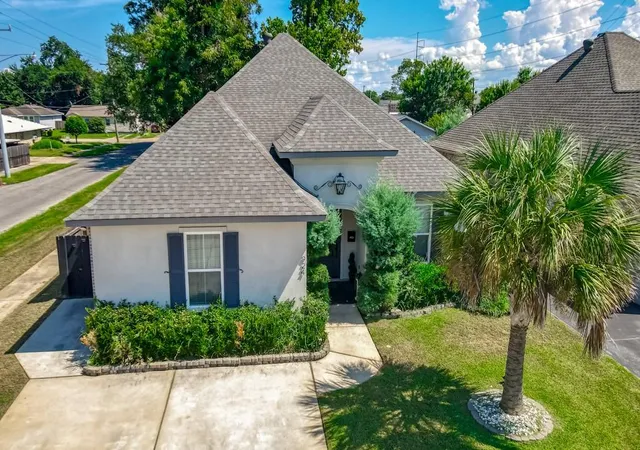 Photo 2 of Single family home for sale at 924 Hudson St, Kenner, LA 70062 | MLS# 2576959 | Listing updated on 2026-09-17
