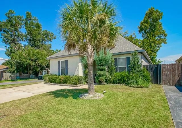 Photo 3 of Single family home for sale at 924 Hudson St, Kenner, LA 70062 | MLS# 2576959 | Listing updated on 2026-09-17