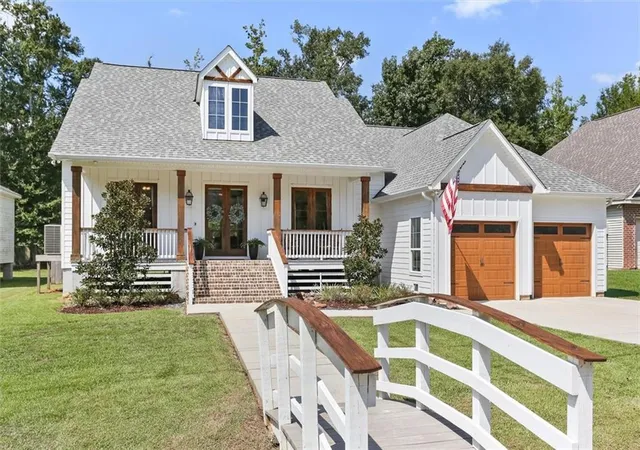 Photo 2 of Single family home for sale at 67147 Montaigne St, Mandeville, LA 70471 | MLS# 2577558 | Listing updated on 2026-09-19