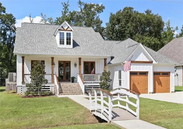 Photo 3 of Single family home for sale at 67147 Montaigne St, Mandeville, LA 70471 | MLS# 2577558 | Listing updated on 2026-09-19