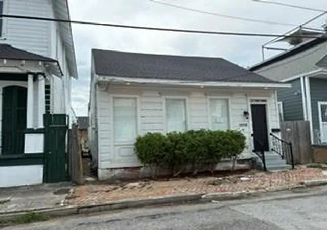 Photo 2 of Single family home for sale at 1810 Frenchmen St, New Orleans, LA 70116 | MLS# 2576588 | Listing updated on 2026-09-18