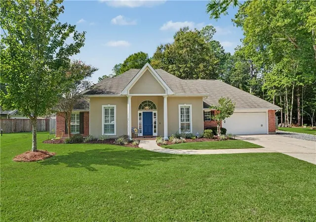 Photo 1 of Single family home for sale at 1025 Trail Ct, Mandeville, LA 70448 | MLS# 2577527 | Listing updated on 2026-09-25