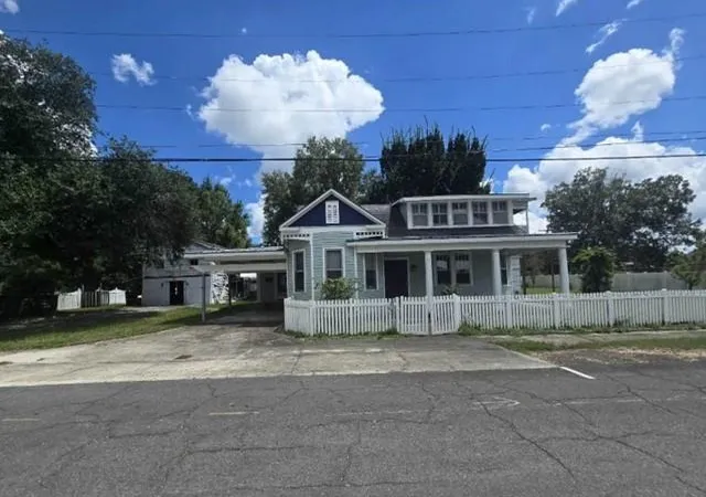 Single family home for sale at 604 Lewis St, St Martinville, LA 70582 | MLS# 2577697