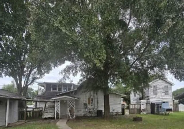 Photo 3 of Single family home for sale at 604 Lewis St, St Martinville, LA 70582 | MLS# 2577697 | Listing updated on 2026-09-17