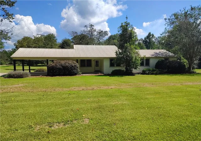 Photo 1 of Single family home for sale at 1475 Neches St, Bogalusa, LA 70427 | MLS# 2577106 | Listing updated on 2026-09-22