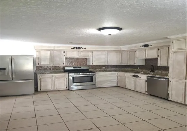Photo 3 of Single family home for sale at 1475 Neches St, Bogalusa, LA 70427 | MLS# 2577106 | Listing updated on 2026-09-22