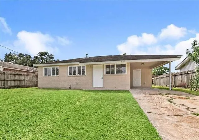 Photo 1 of Single family home for sale at 44 Daffodil Ln, Westwego, LA 70094 | MLS# 2577726 | Listing updated on 2026-09-18