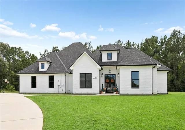 Photo 1 of Single family home for sale at 617 Deason St, Picayune, MS 39466 | MLS# 2577741 | Listing updated on 2026-09-17