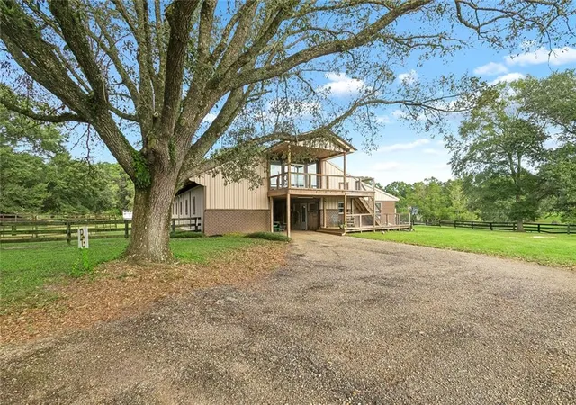 Photo 3 of Single family home for sale at 20 Green Hills Dr, Covington, LA 70435 | MLS# 2577149 | Listing updated on 2026-09-17