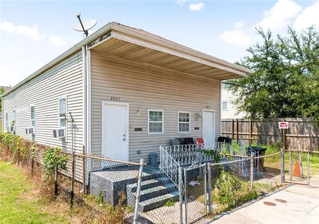 Photo 2 of Multi family home for sale at 2025 S 27 Liberty St, New Orleans, LA 70115 | MLS# 2577753 | Listing updated on 2026-09-22