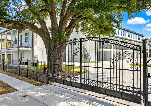 Photo 1 of Townhouse for sale at 1725 St Andrew St #F, New Orleans, LA 70113 | MLS# 2577635 | Listing updated on 2026-09-17