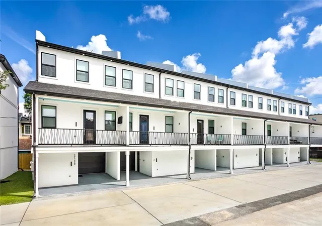 Photo 2 of Townhouse for sale at 1725 St Andrew St #F, New Orleans, LA 70113 | MLS# 2577635 | Listing updated on 2026-09-17