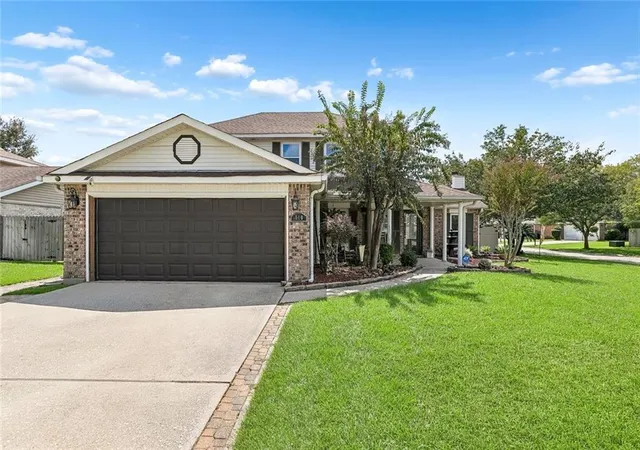 Photo 2 of Single family home for sale at 110 Honeywood Dr, Slidell, LA 70461 | MLS# 2577765 | Listing updated on 2026-10-04