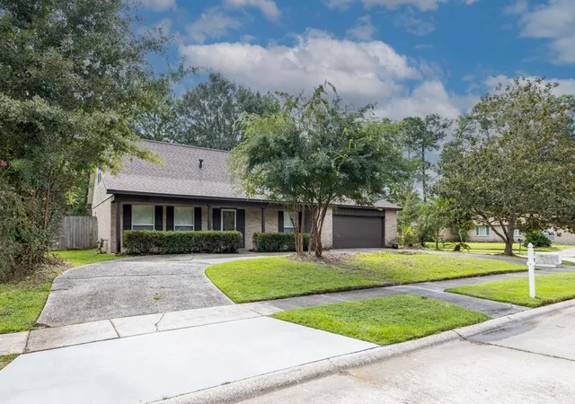Photo 2 of Single family home for sale at 1565 Wildwood Ln, Slidell, LA 70458 | MLS# 2577516 | Listing updated on 2026-09-21