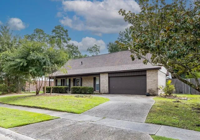 Photo 3 of Single family home for sale at 1565 Wildwood Ln, Slidell, LA 70458 | MLS# 2577516 | Listing updated on 2026-09-21