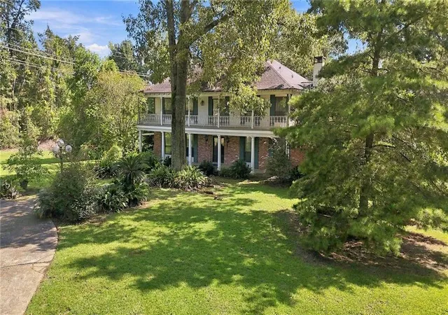 Photo 1 of Single family home for sale at 2955 Jones Crk Rd, Baton Rouge, LA 70816 | MLS# 2577625 | Listing updated on 2026-09-18