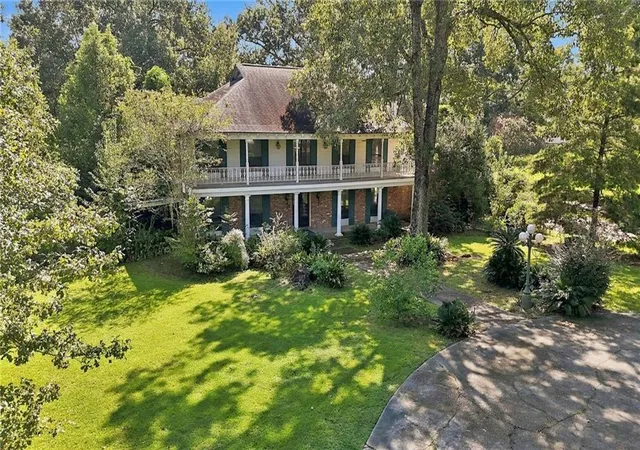 Photo 2 of Single family home for sale at 2955 Jones Crk Rd, Baton Rouge, LA 70816 | MLS# 2577625 | Listing updated on 2026-09-18