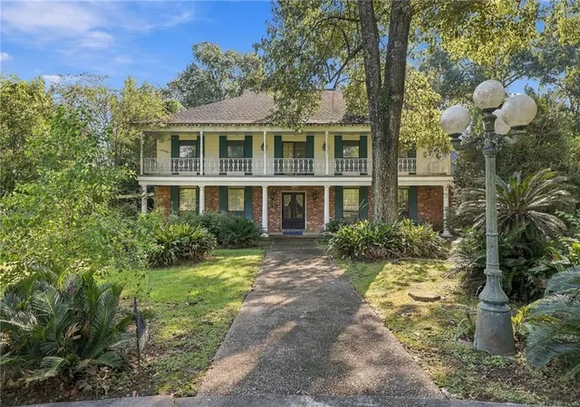 Photo 3 of Single family home for sale at 2955 Jones Crk Rd, Baton Rouge, LA 70816 | MLS# 2577625 | Listing updated on 2026-09-18