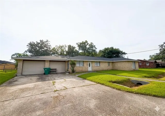 Photo 1 of Single family home for sale at 347 Ash St, Hahnville, LA 70057 | MLS# 2577639 | Listing updated on 2026-09-18